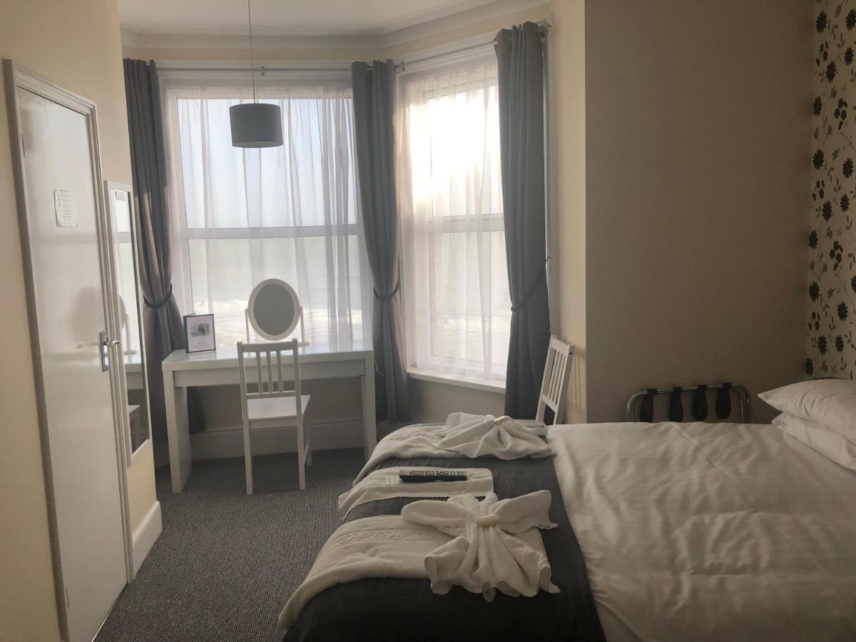 Hotel Royal Pier à Sandown Extérieur photo