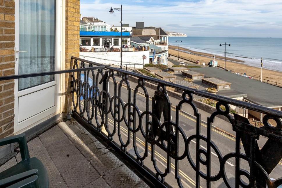 Hotel Royal Pier à Sandown Extérieur photo