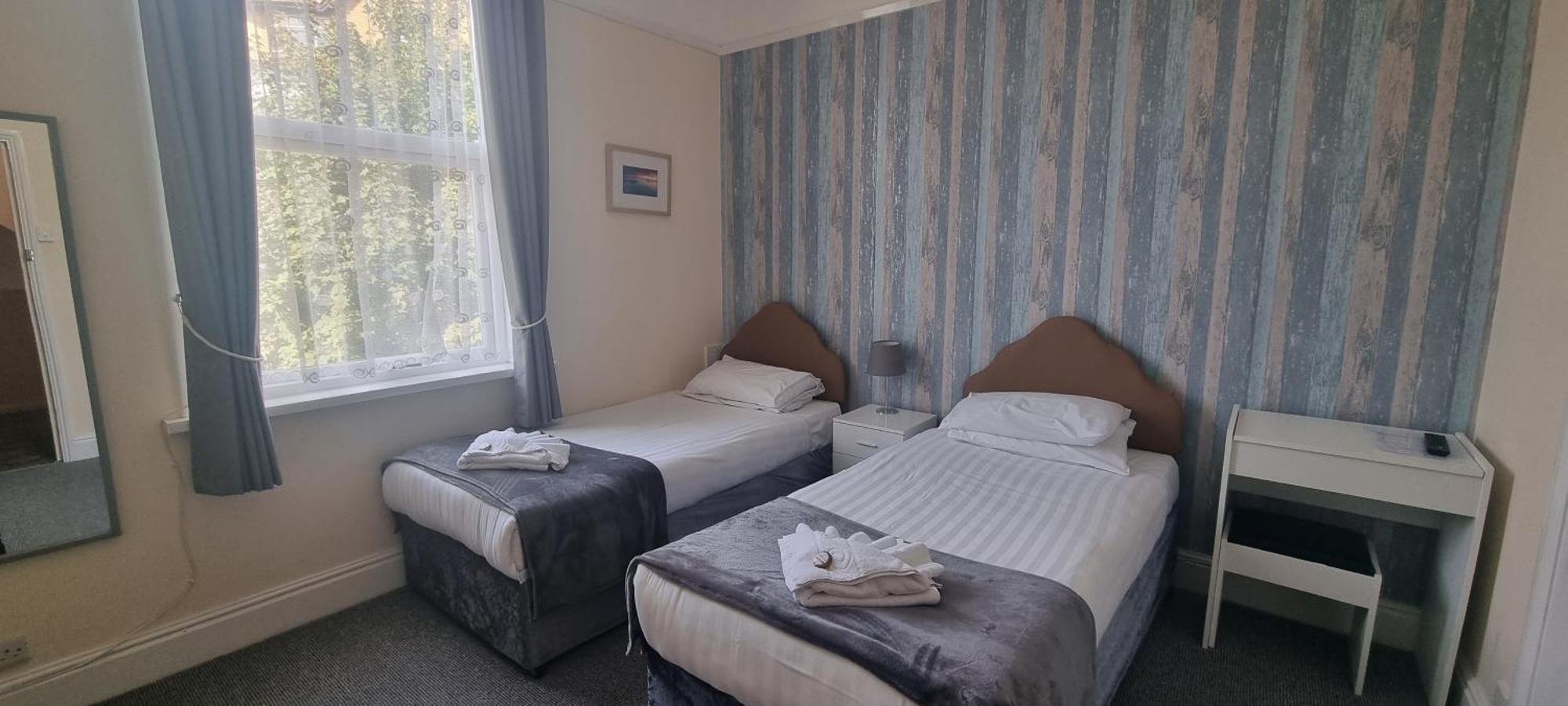Hotel Royal Pier à Sandown Extérieur photo
