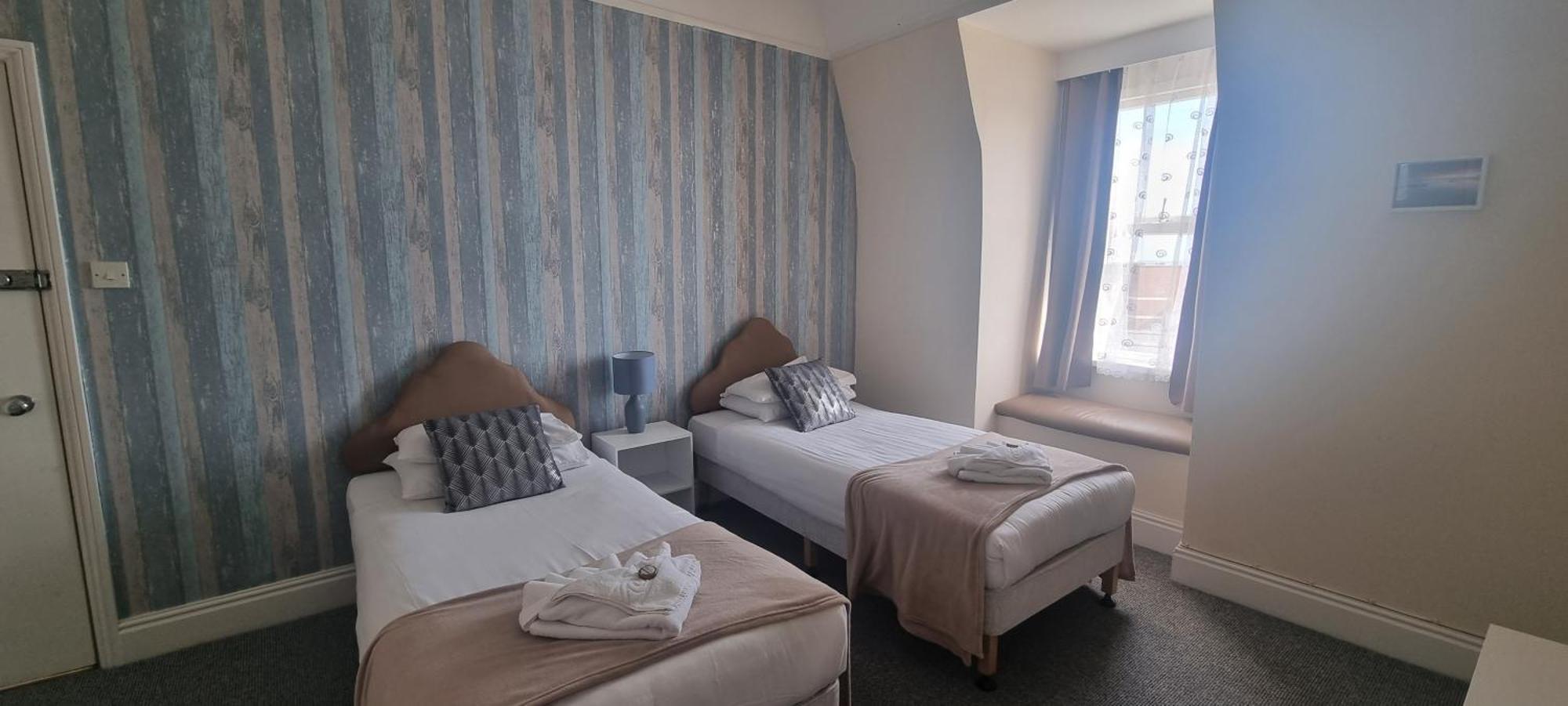 Hotel Royal Pier à Sandown Extérieur photo