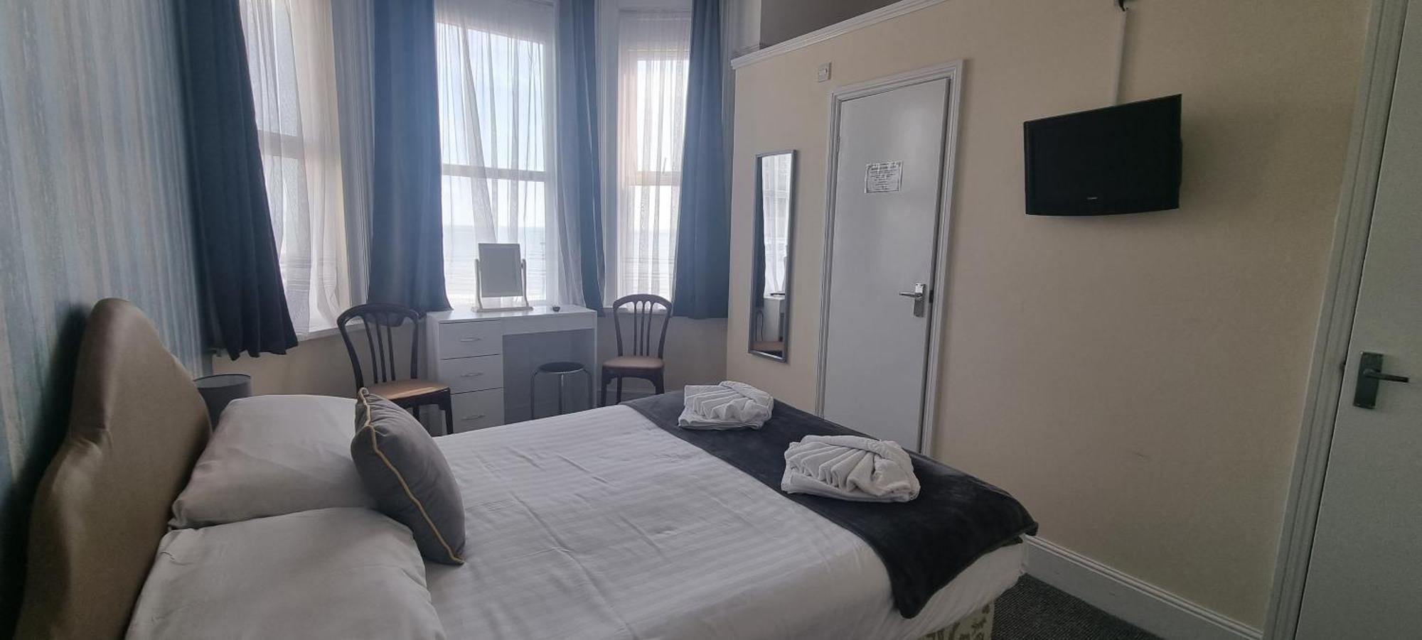 Hotel Royal Pier à Sandown Extérieur photo
